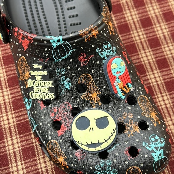 Child’s Unisex Nightmare Before Christmas Glow In The Dark Crocs Clog - Picture 5 of 12